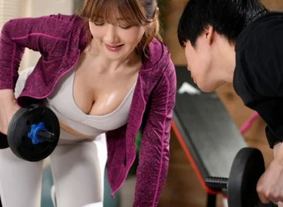 Cô nàng PT gợi cảm và chàng trai số hưởng ngủ với nhau