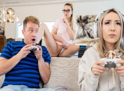 nàng do ham game mà bị bạn thân chiếm mất người yêu