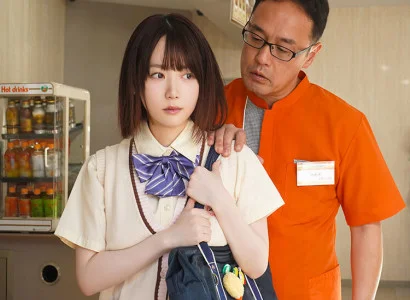 Người quản lý xử lý hành vi lấy trộm đồ của em gái trong cửa hàng